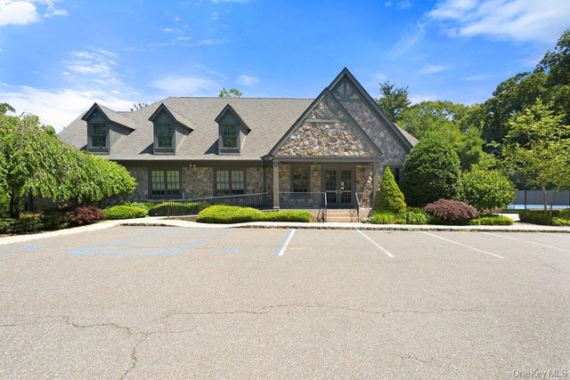 5 Buckingham Court, Muttontown, NY 11791