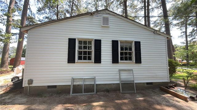 2703 Woodford AVE, Hayes, VA 23072