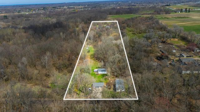 5901 Carmody Road, Coloma, MI 49038
