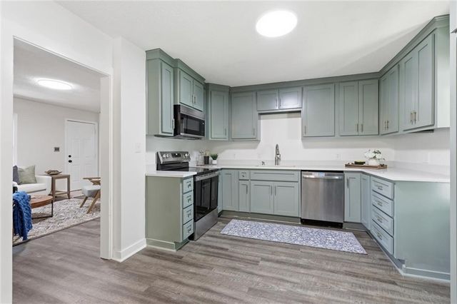 2 NE 70th Terrace, Kansas City, MO 64118