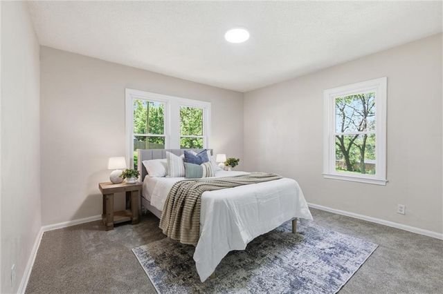 2 NE 70th Terrace, Kansas City, MO 64118