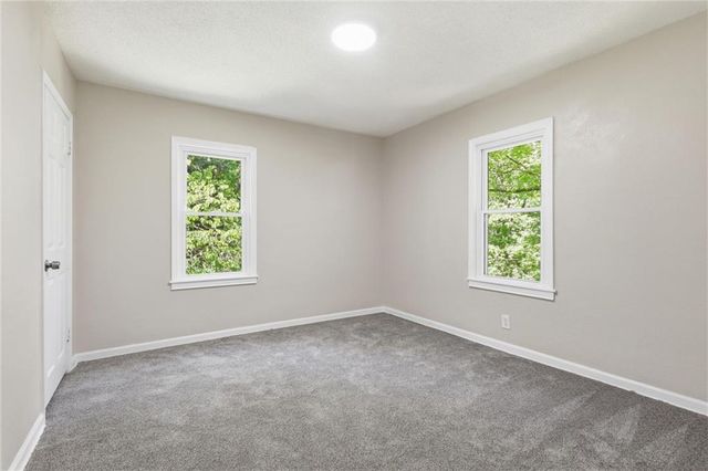 2 NE 70th Terrace, Kansas City, MO 64118