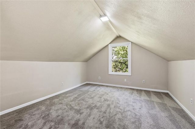 2 NE 70th Terrace, Kansas City, MO 64118