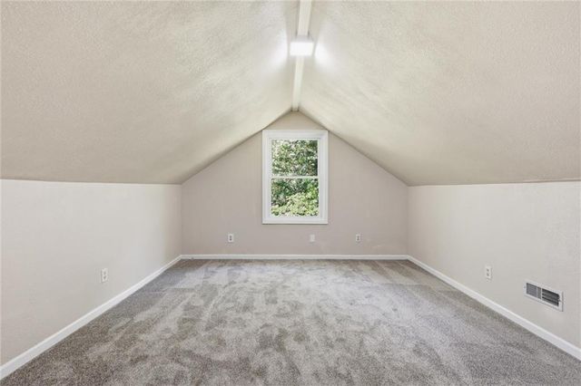 2 NE 70th Terrace, Kansas City, MO 64118