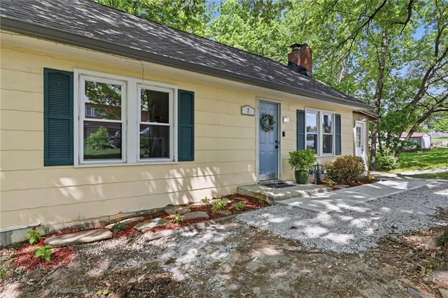 2 NE 70th Terrace, Kansas City, MO 64118