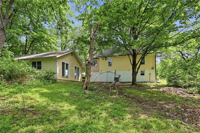 2 NE 70th Terrace, Kansas City, MO 64118