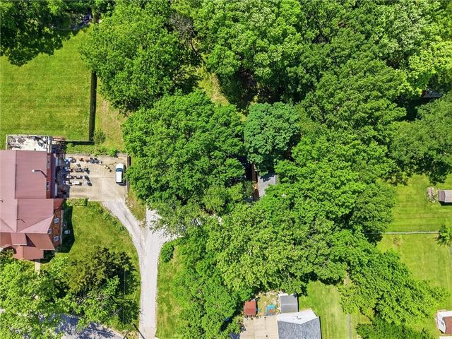 2 NE 70th Terrace, Kansas City, MO 64118