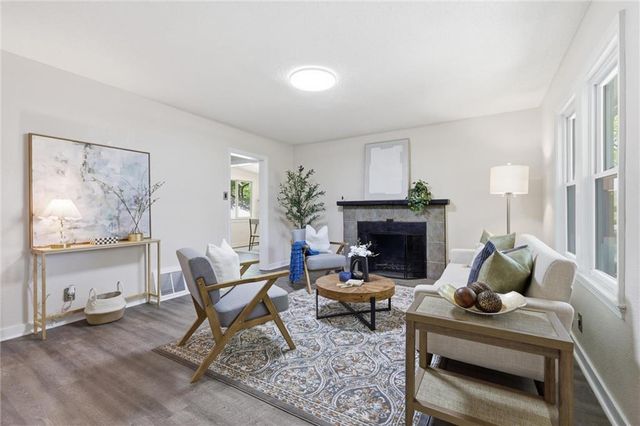 2 NE 70th Terrace, Kansas City, MO 64118