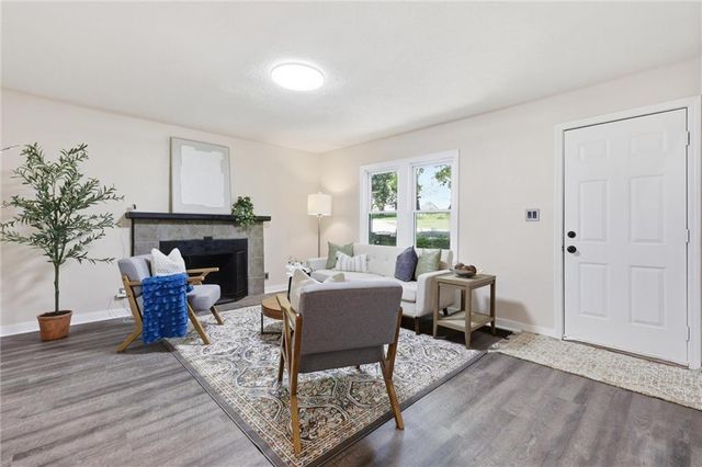 2 NE 70th Terrace, Kansas City, MO 64118