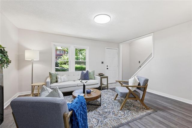 2 NE 70th Terrace, Kansas City, MO 64118
