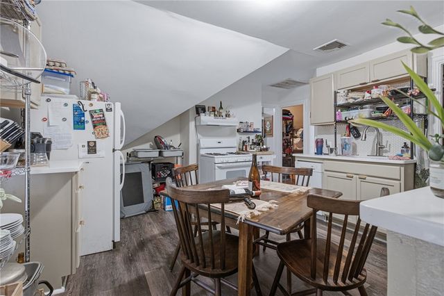 61 Douglas Avenue, Providence, RI 02908