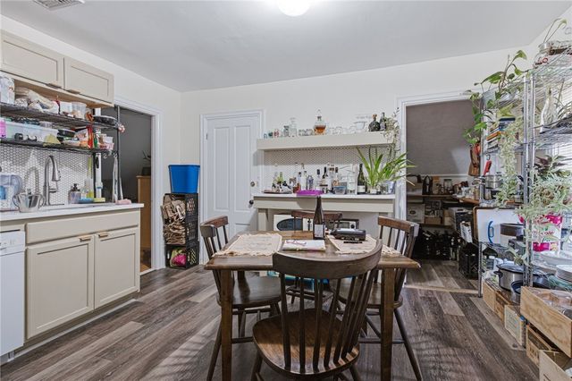 61 Douglas Avenue, Providence, RI 02908