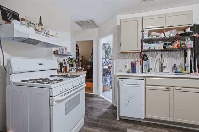 61 Douglas Avenue, Providence, RI 02908