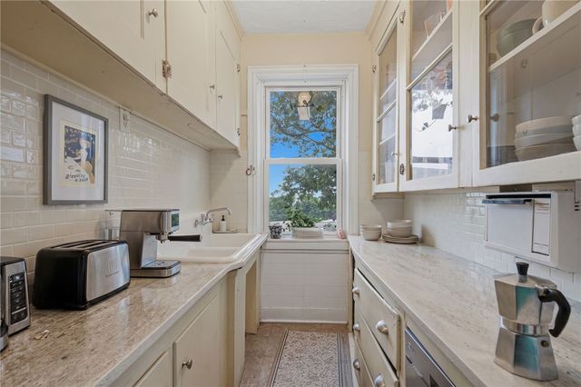 61 Douglas Avenue, Providence, RI 02908