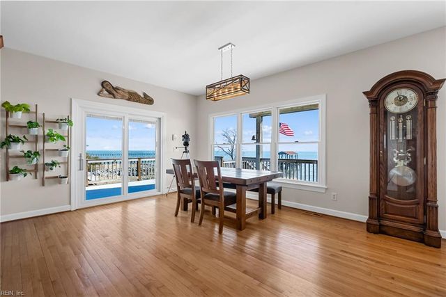 1992 Cross RD, Hayes, VA 23072