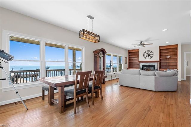 1992 Cross RD, Hayes, VA 23072