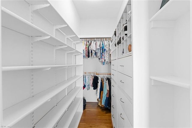 1992 Cross RD, Hayes, VA 23072