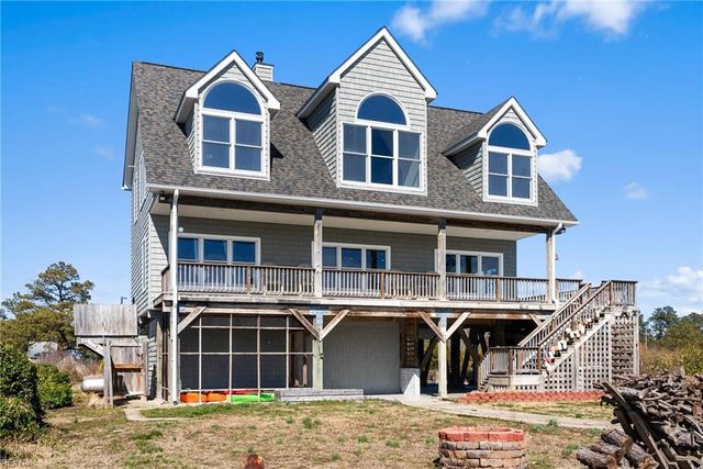 1992 Cross RD, Hayes, VA 23072