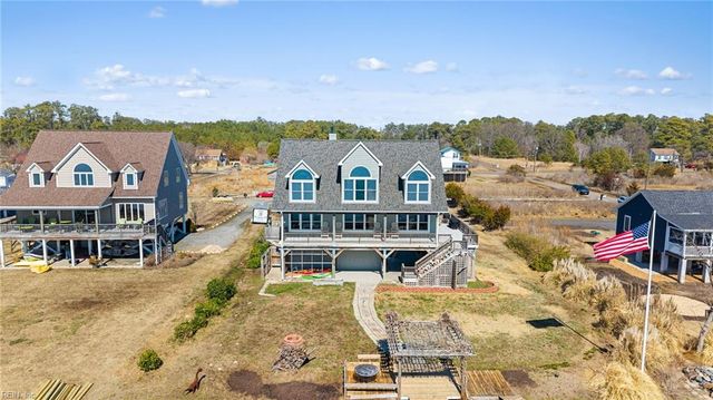 1992 Cross RD, Hayes, VA 23072