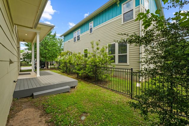 10513 Larue PASS 42, Austin, TX 78717