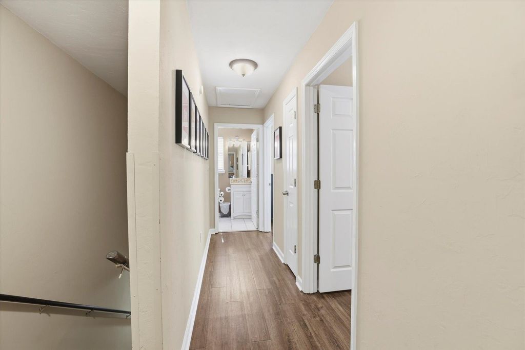 Image 21 of property listing at 990 W Brevard St Apt 421, Tallahassee, FL 32304