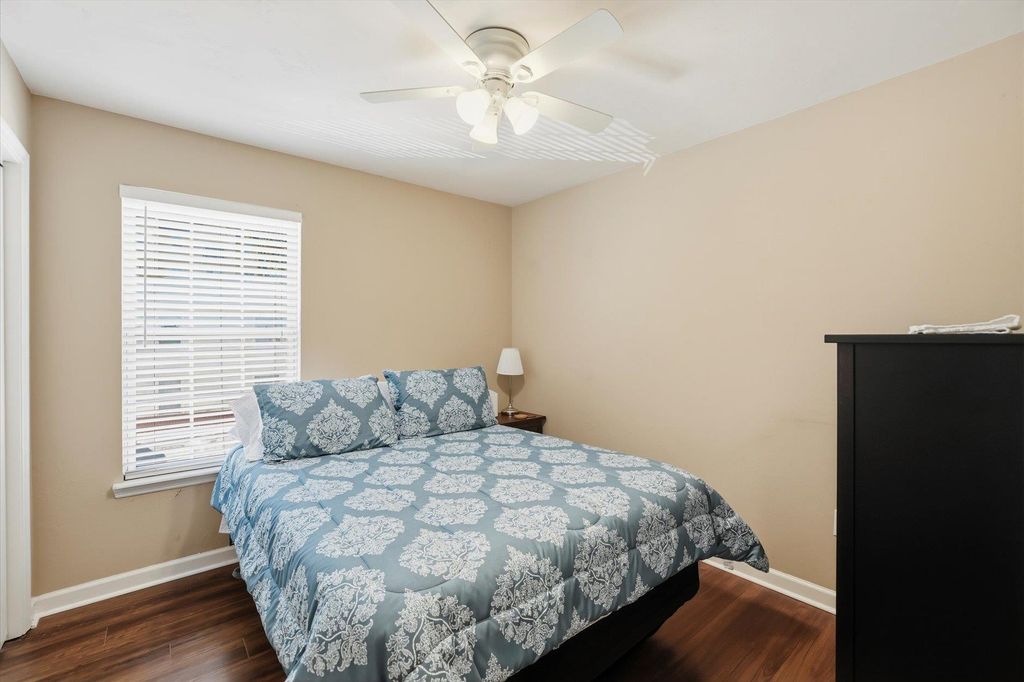 Image 22 of property listing at 990 W Brevard St Apt 421, Tallahassee, FL 32304