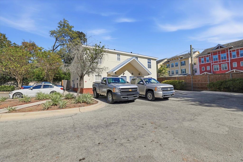 Image 28 of property listing at 990 W Brevard St Apt 421, Tallahassee, FL 32304
