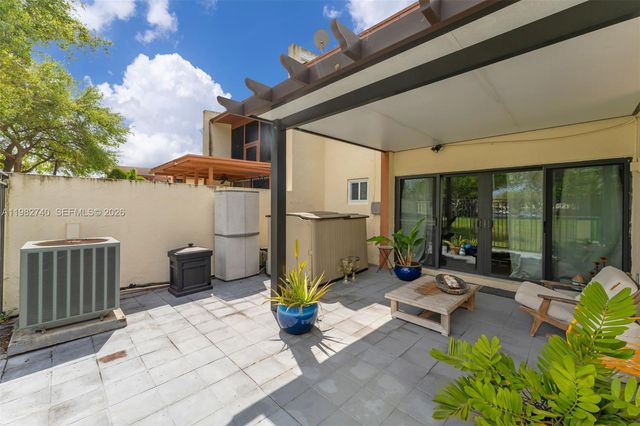 7825 SW 103rd Pl, Miami, FL 33173