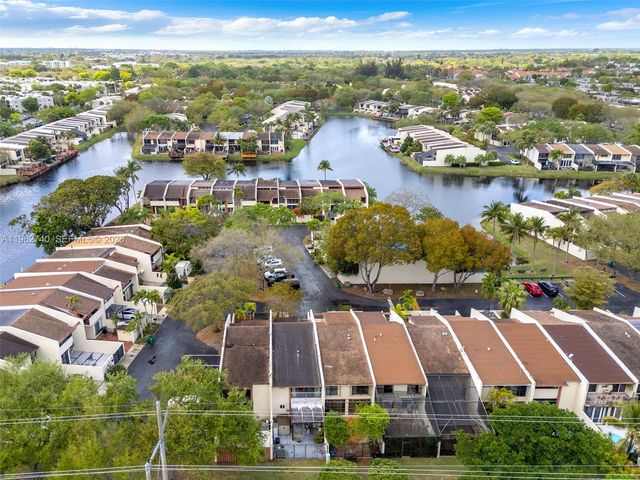 7825 SW 103rd Pl, Miami, FL 33173