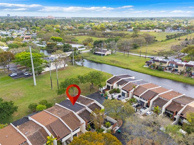 7825 SW 103rd Pl, Miami, FL 33173