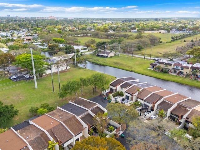 7825 SW 103rd Pl, Miami, FL 33173
