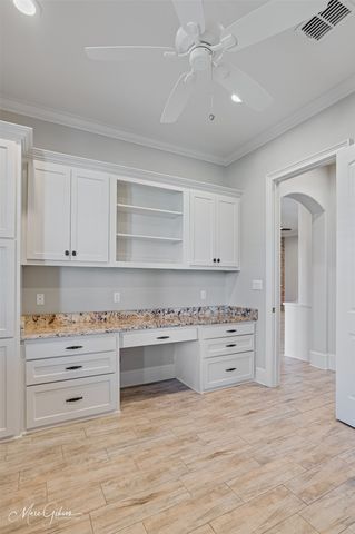 435 Oakwood Trace Court, Shreveport, LA 71106