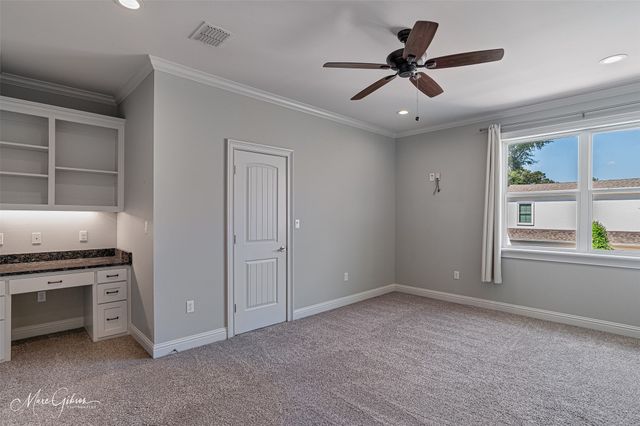 435 Oakwood Trace Court, Shreveport, LA 71106
