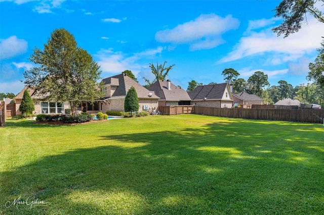 435 Oakwood Trace Court, Shreveport, LA 71106