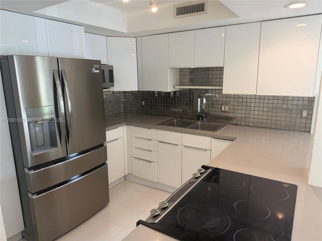 140 Jefferson Ave 14005, Miami Beach, FL 33139