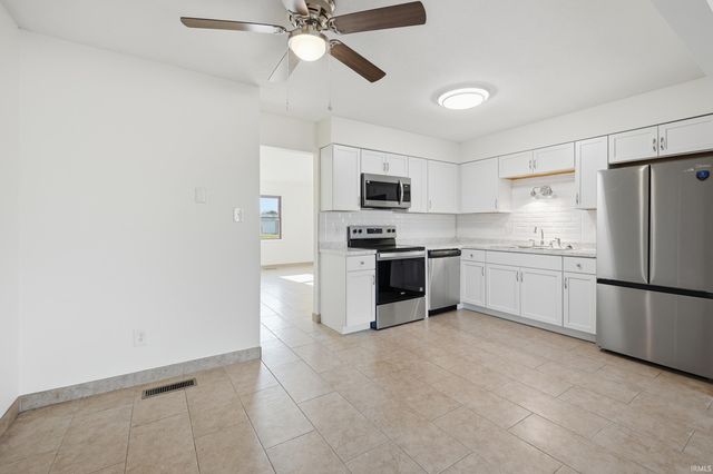 3901 Ravenscliff Place, Fort Wayne, IN 46804