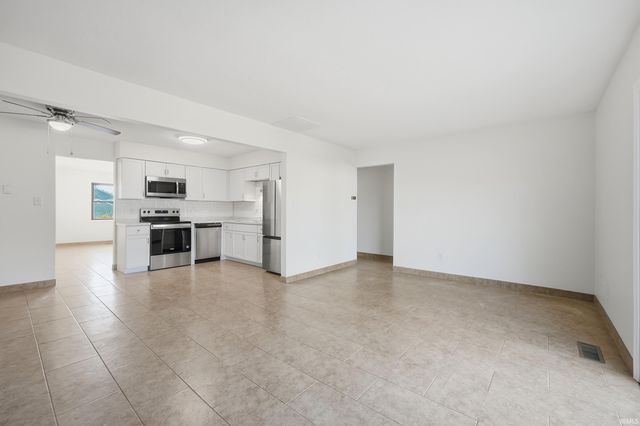 3901 Ravenscliff Place, Fort Wayne, IN 46804