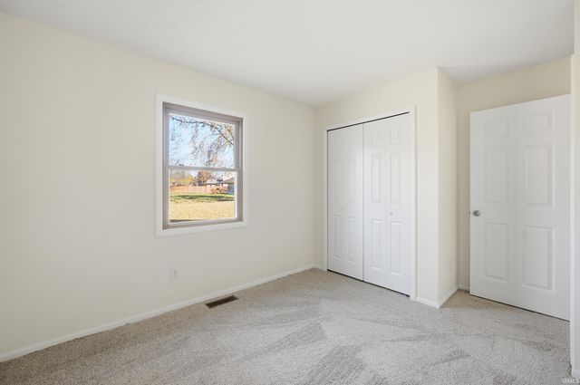 3901 Ravenscliff Place, Fort Wayne, IN 46804