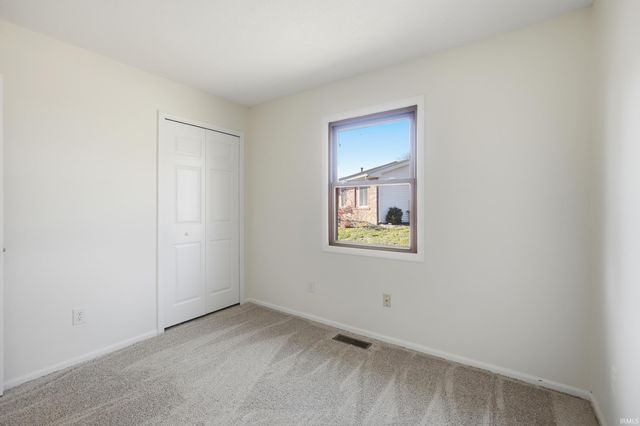 3901 Ravenscliff Place, Fort Wayne, IN 46804