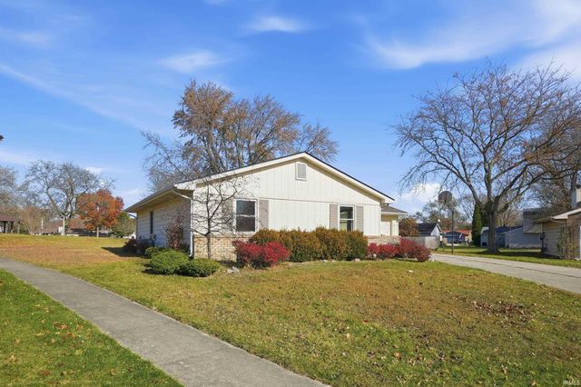 3901 Ravenscliff Place, Fort Wayne, IN 46804