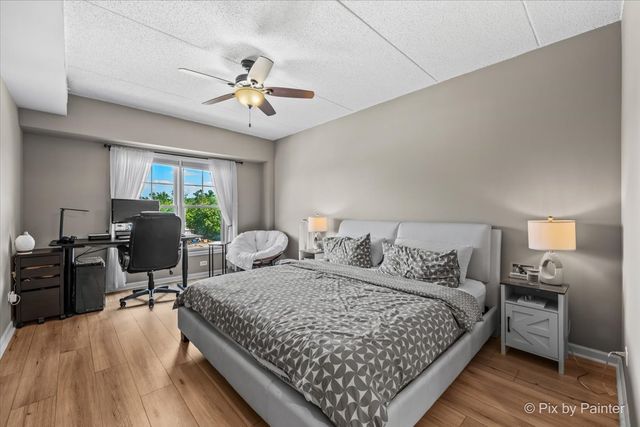 125 Lakeview Drive 403, Bloomingdale, IL 60108