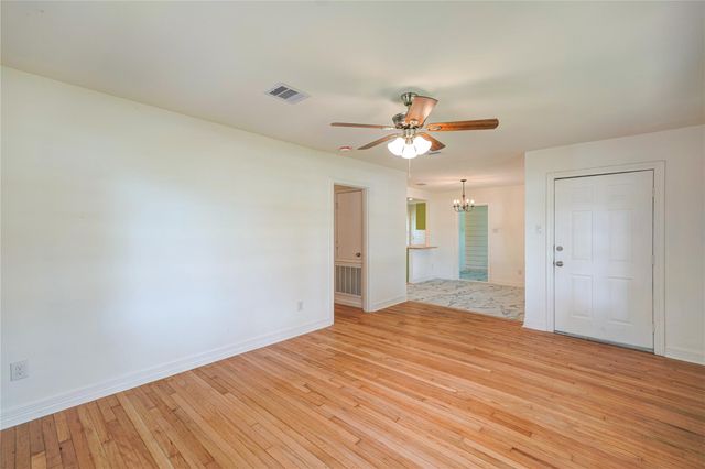 1319 Elm Street, Richmond, TX 77469