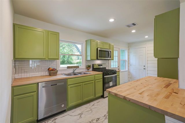 1319 Elm Street, Richmond, TX 77469