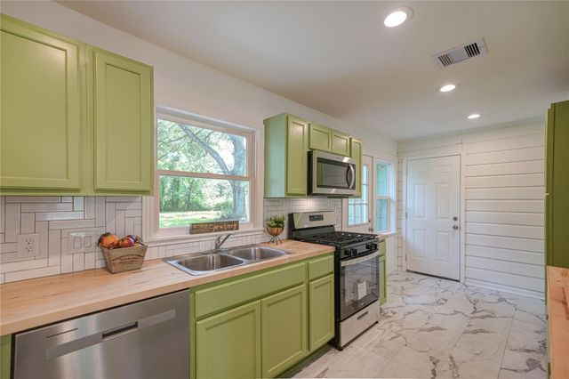 1319 Elm Street, Richmond, TX 77469