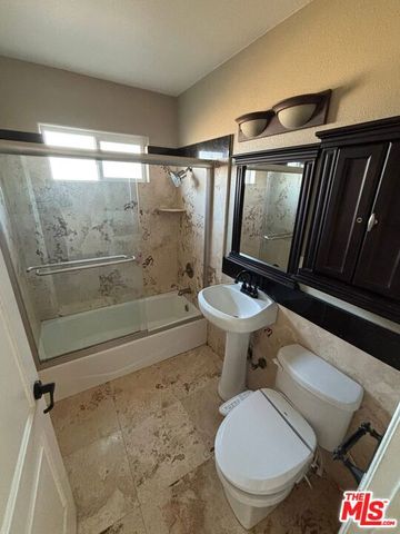 2600 W Picadilly Way, Anaheim, CA 92801