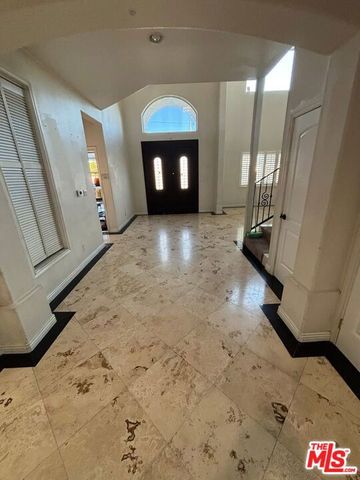 2600 W Picadilly Way, Anaheim, CA 92801