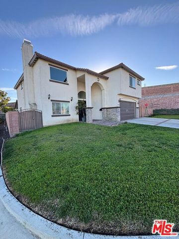 2600 W Picadilly Way, Anaheim, CA 92801