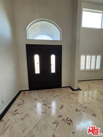 2600 W Picadilly Way, Anaheim, CA 92801