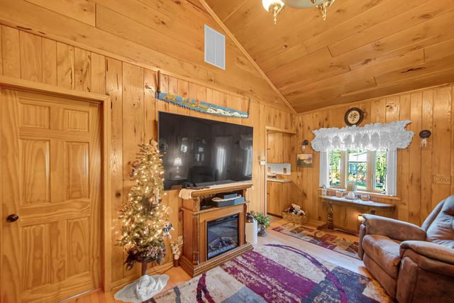 104 N Cummings Street, Union Mills, IN 46382