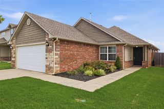 7220 Meadow Lake Drive, Yukon, OK 73099
